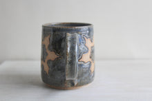 Load image into Gallery viewer, Blue Carved Medium Mug