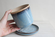 Load image into Gallery viewer, Light Blue Planter &amp; Plate Set